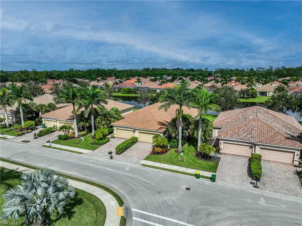 14496 Grapevine Dr, Naples, FL 34114-20