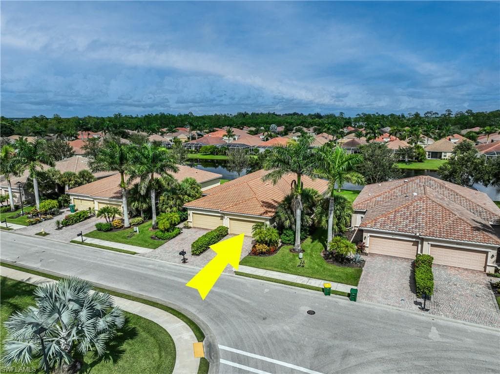 14496 Grapevine Dr, Naples, FL 34114-21