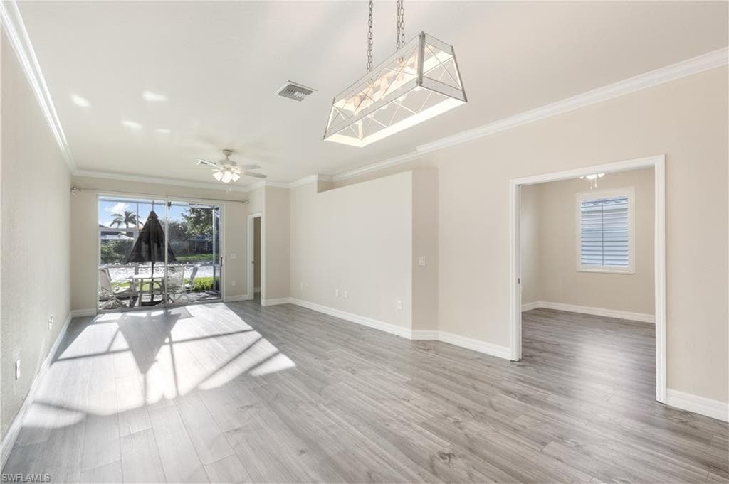 14496 Grapevine Dr, Naples, FL 34114-1