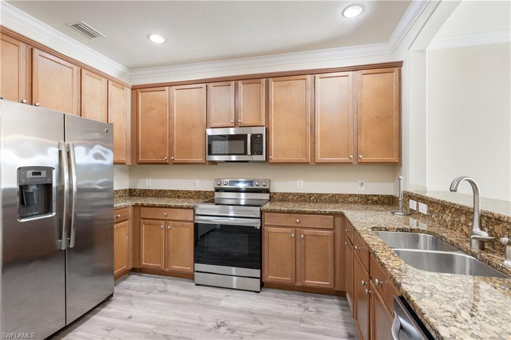 14496 Grapevine Dr, Naples, FL 34114-5