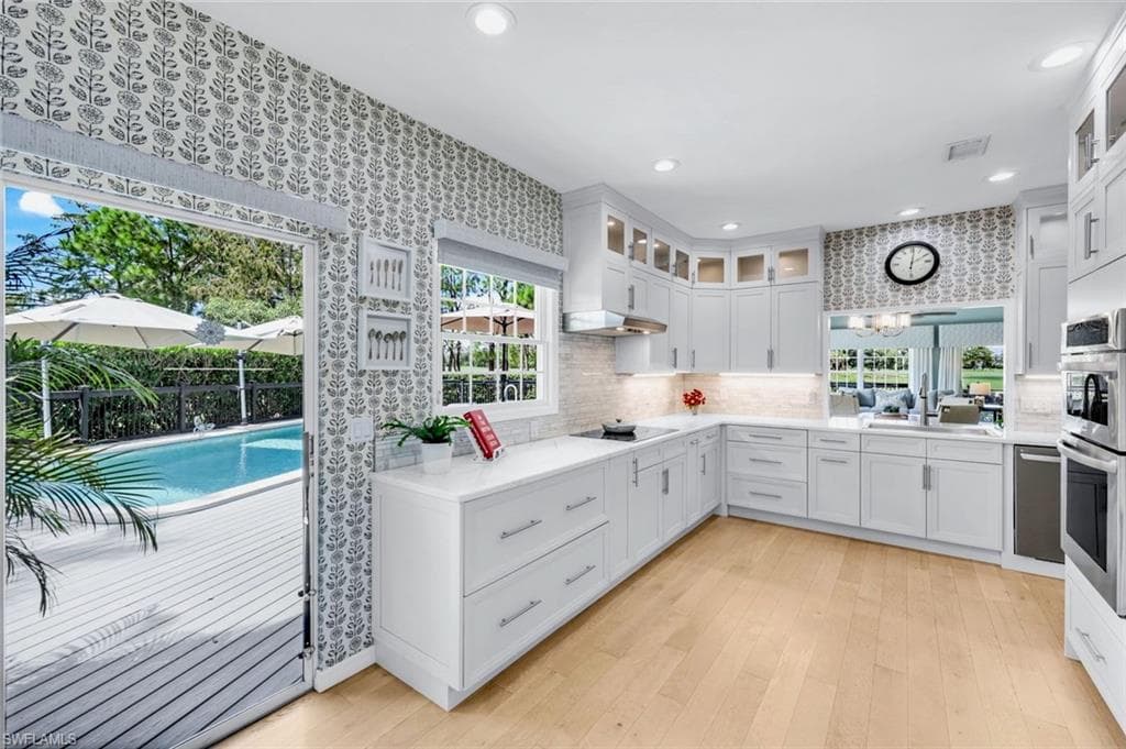 28 Golf Cottage Dr, Naples, FL 34105-10