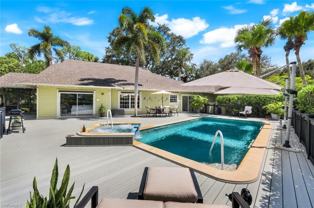 28 Golf Cottage Dr, Naples, FL 34105-19