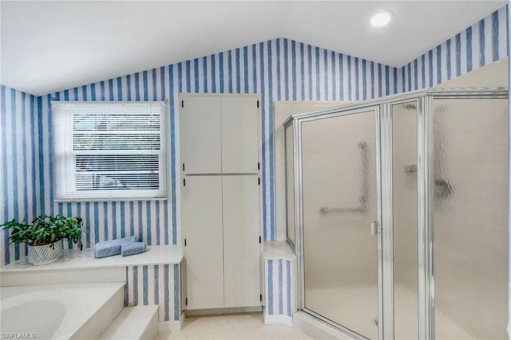 28 Golf Cottage Dr, Naples, FL 34105-21