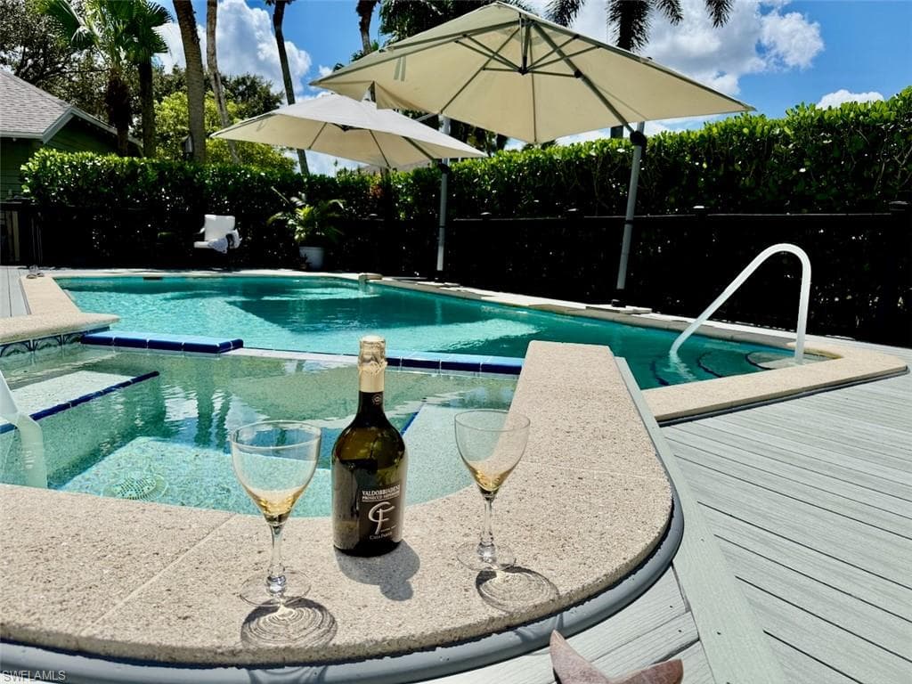 28 Golf Cottage Dr, Naples, FL 34105-28