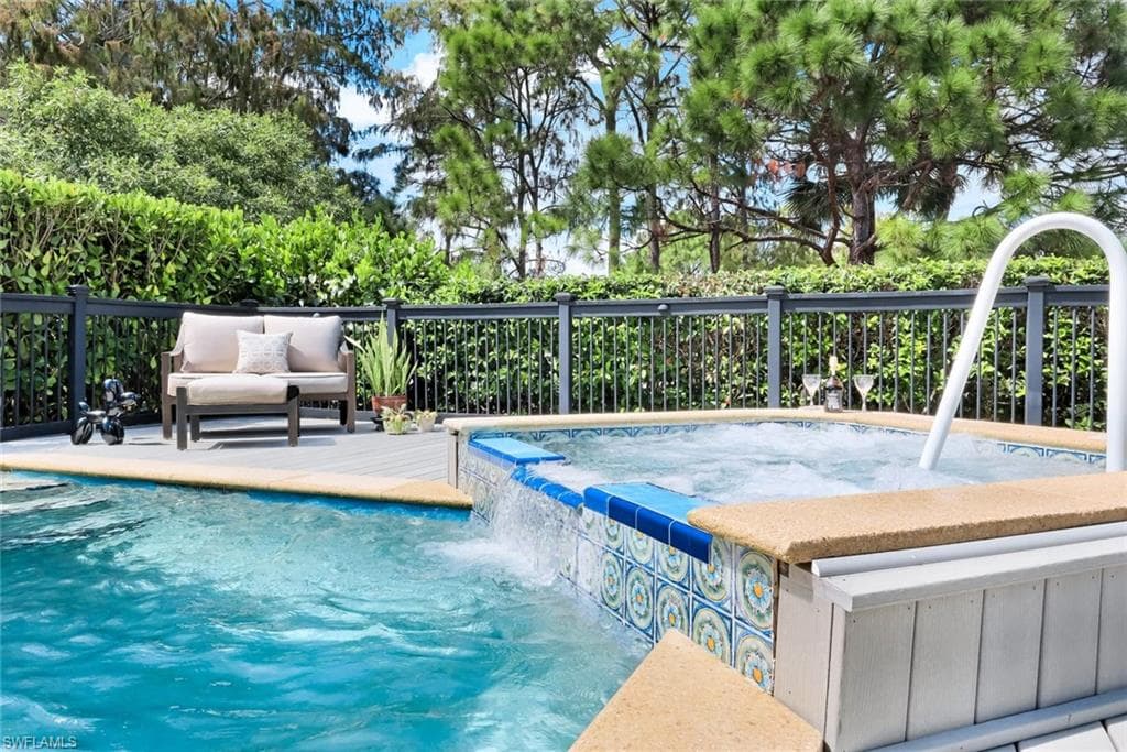 28 Golf Cottage Dr, Naples, FL 34105-29