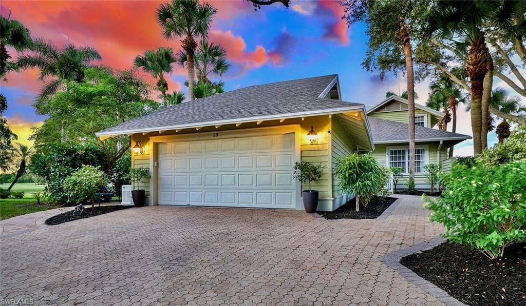 28 Golf Cottage Dr, Naples, FL 34105-5