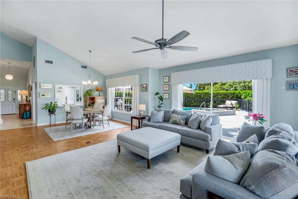 28 Golf Cottage Dr, Naples, FL 34105-7