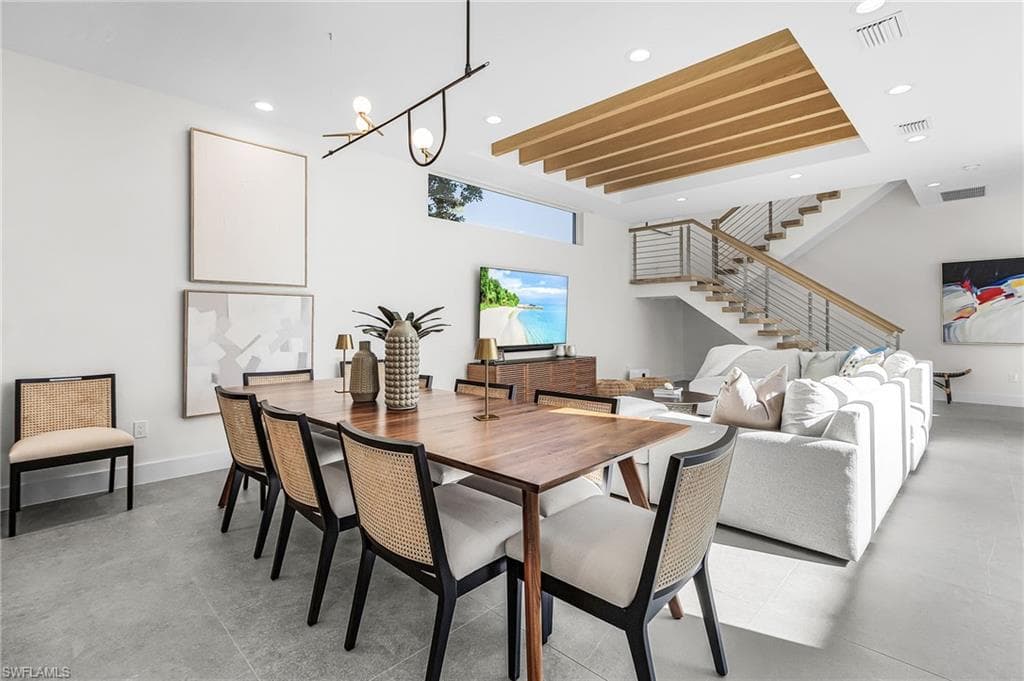 591 93rd Ave N, Naples, FL 34108-8