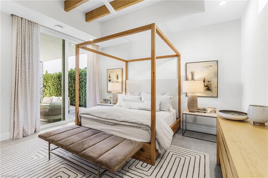 591 93rd Ave N, Naples, FL 34108-13