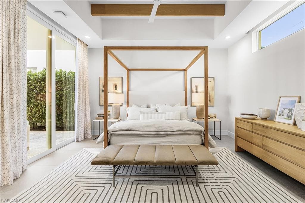 591 93rd Ave N, Naples, FL 34108-14