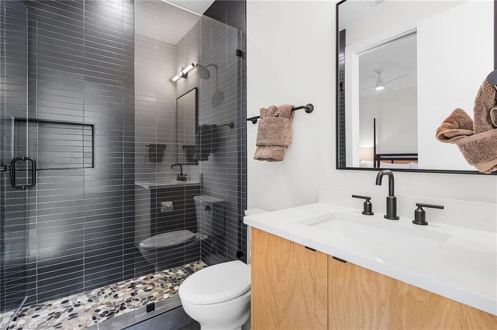 591 93rd Ave N, Naples, FL 34108-21