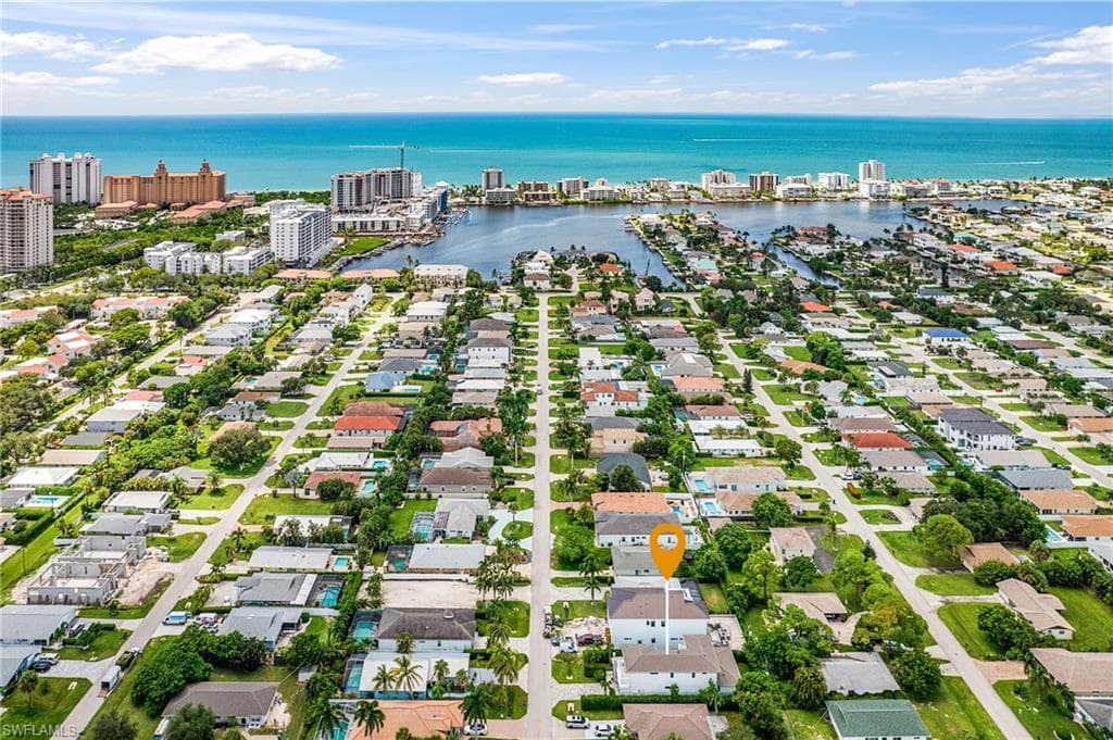 591 93rd Ave N, Naples, FL 34108-34