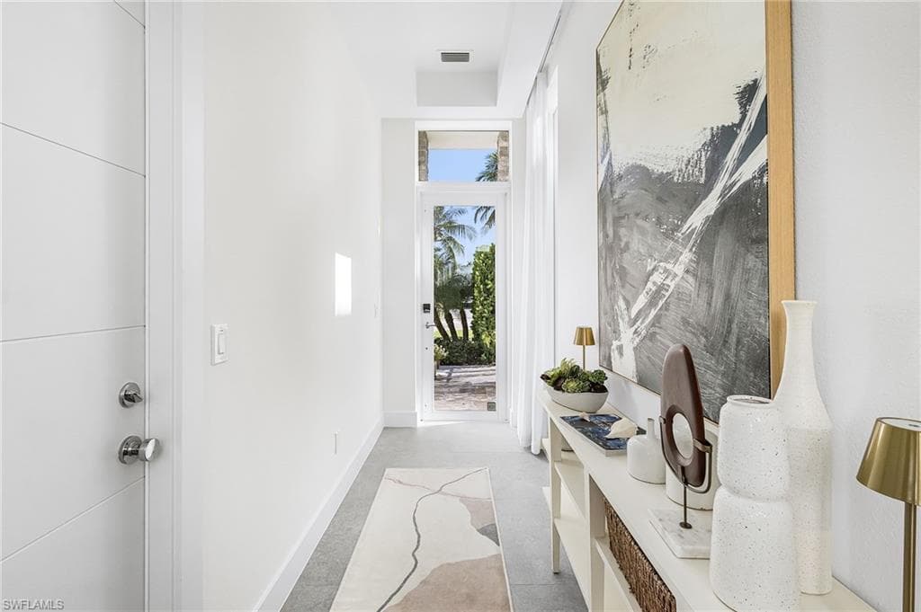 591 93rd Ave N, Naples, FL 34108-3