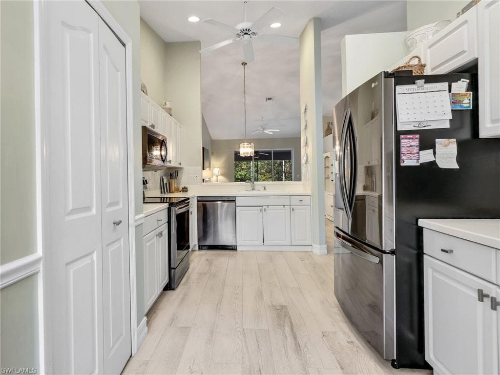 5321 Whitten Dr, Naples, FL 34104-8