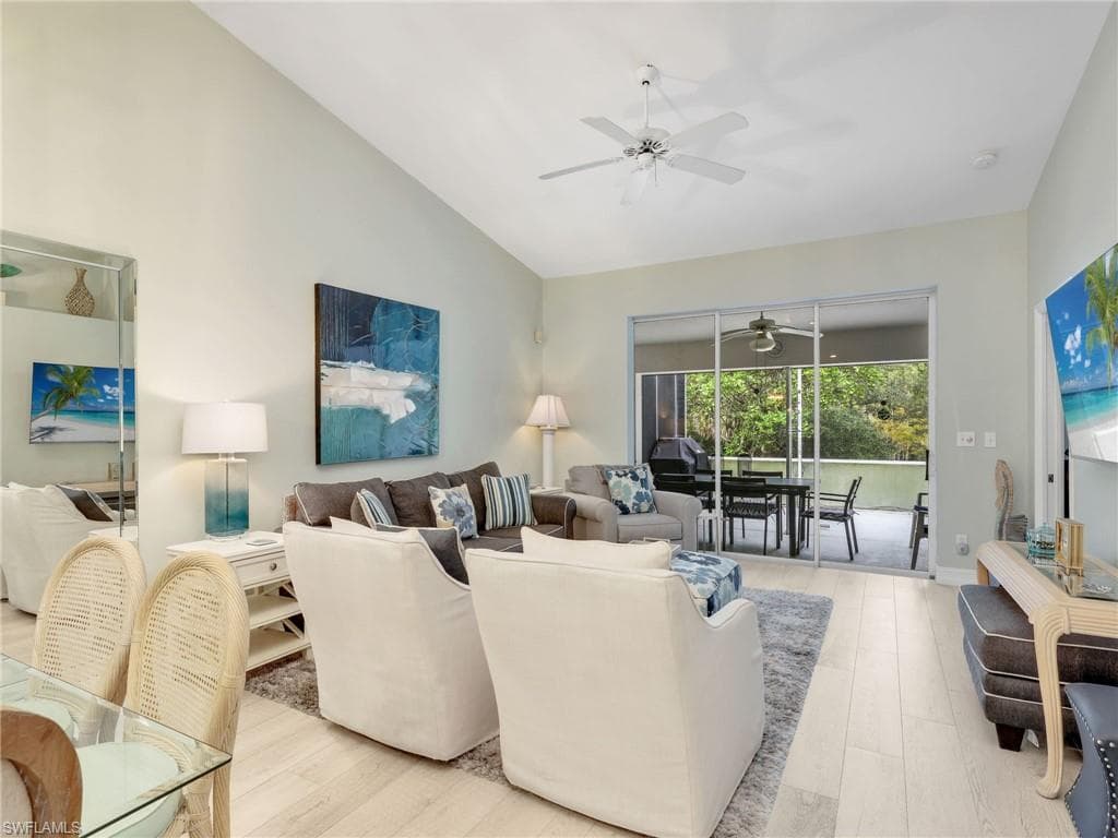 5321 Whitten Dr, Naples, FL 34104-12