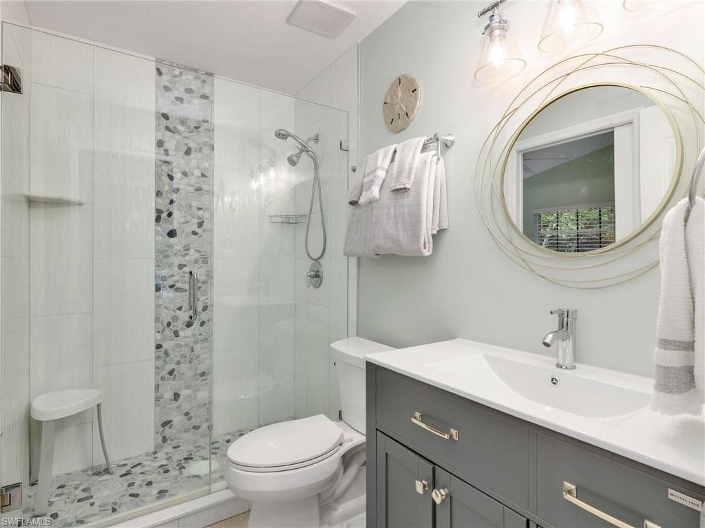 5321 Whitten Dr, Naples, FL 34104-21