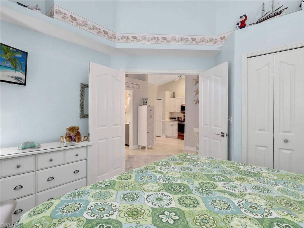 5321 Whitten Dr, Naples, FL 34104-23