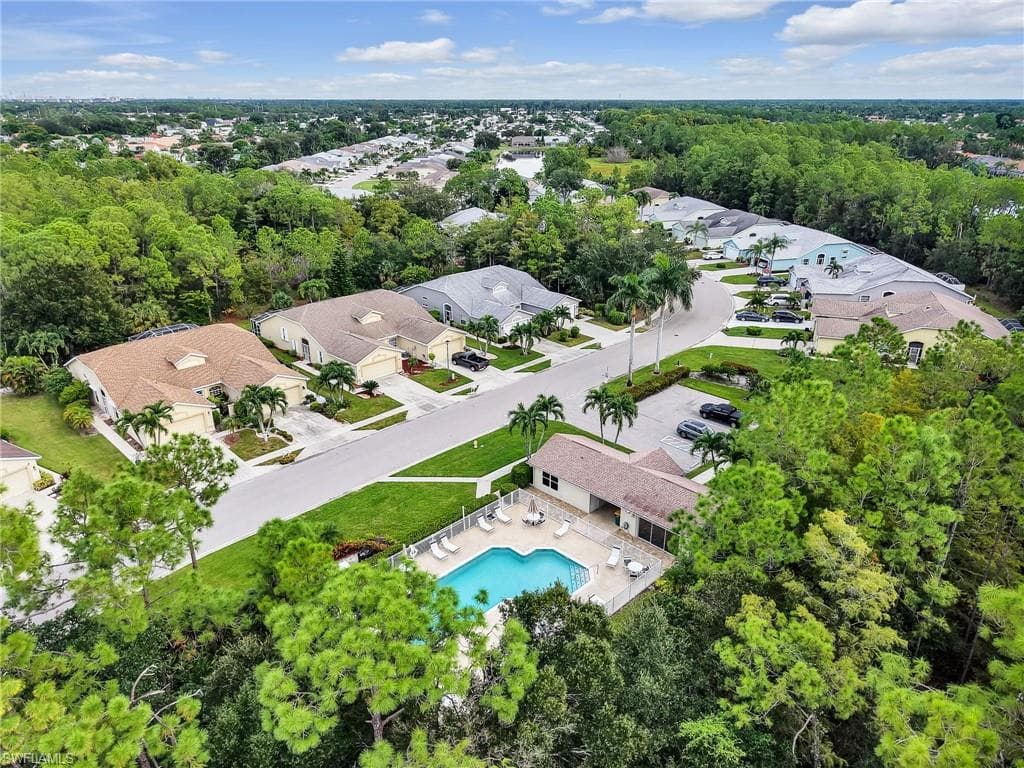 5321 Whitten Dr, Naples, FL 34104-29