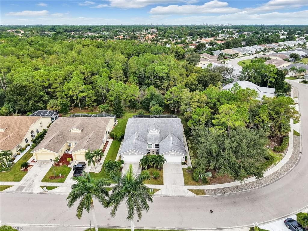 5321 Whitten Dr, Naples, FL 34104-2