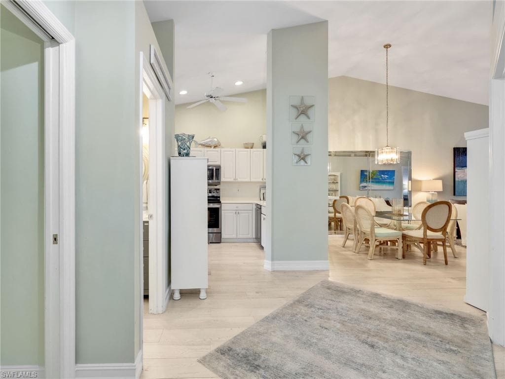 5321 Whitten Dr, Naples, FL 34104-3