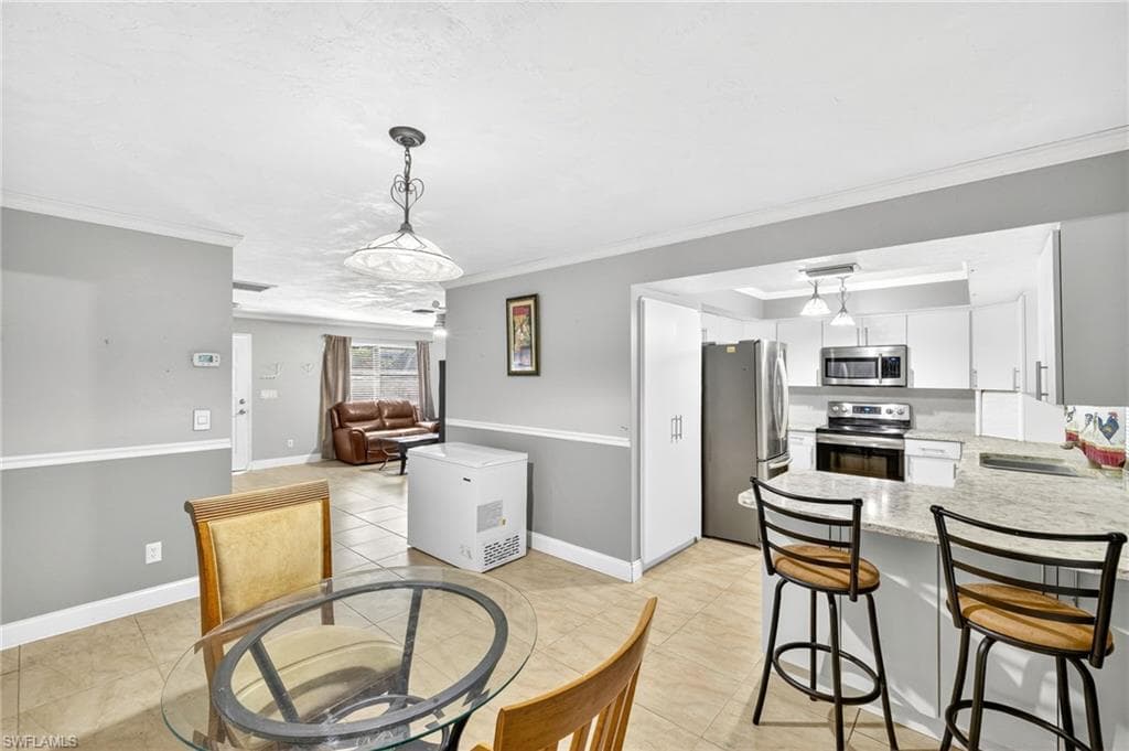 2315 54th Ter SW, Naples, FL 34116-8