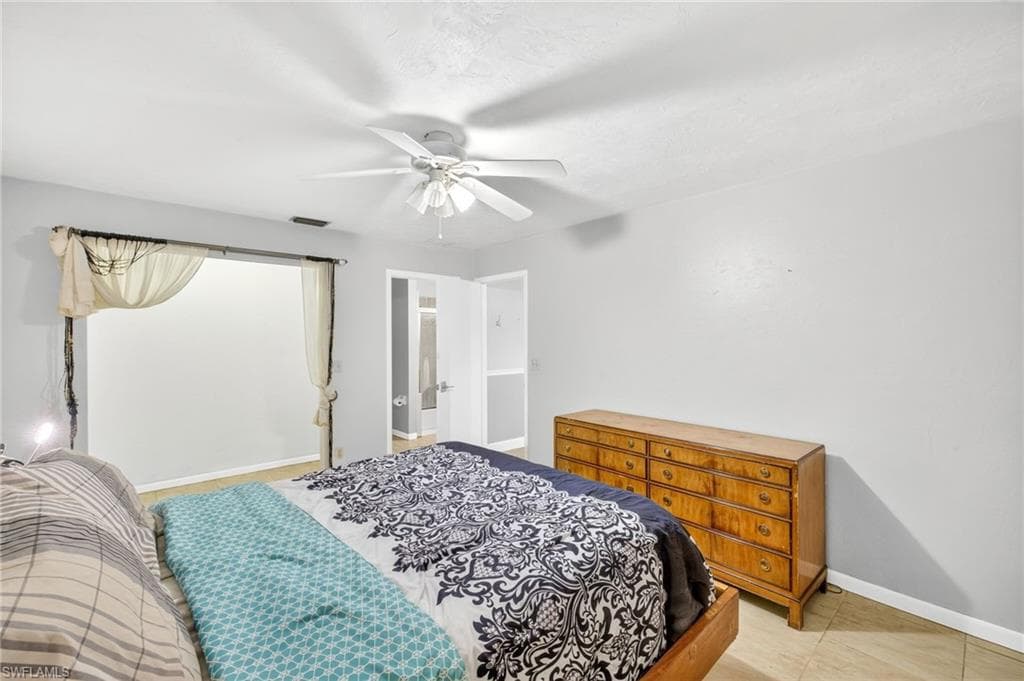 2315 54th Ter SW, Naples, FL 34116-11