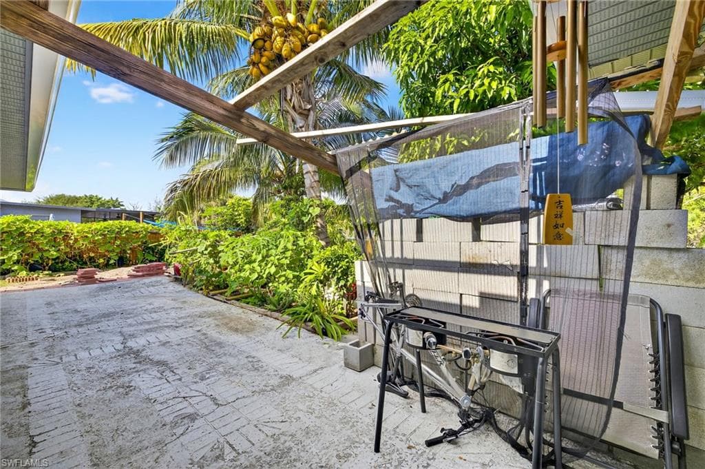 2315 54th Ter SW, Naples, FL 34116-21