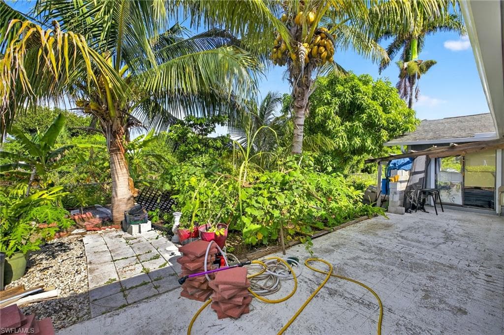 2315 54th Ter SW, Naples, FL 34116-22