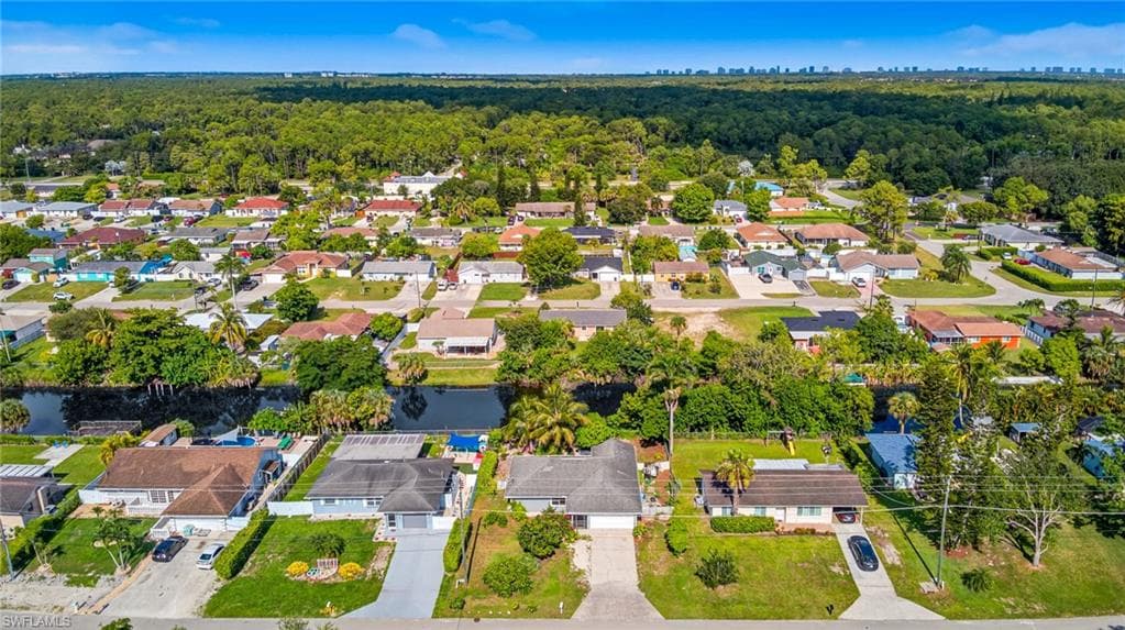 2315 54th Ter SW, Naples, FL 34116-25