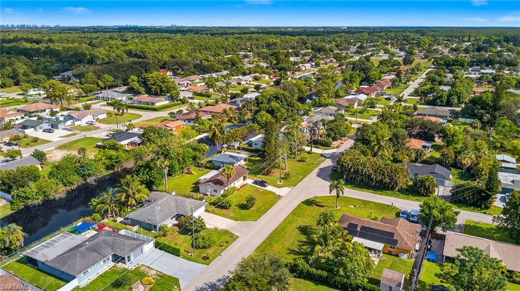 2315 54th Ter SW, Naples, FL 34116-29