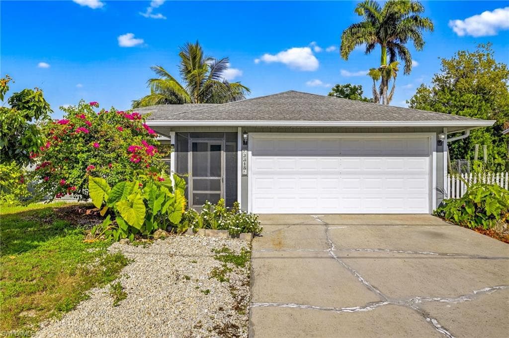 2315 54th Ter SW, Naples, FL 34116-2