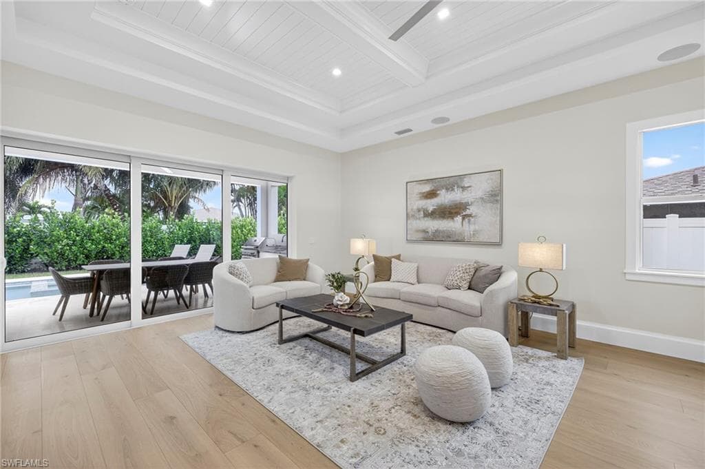 664 100th Ave N, Naples, FL 34108-9