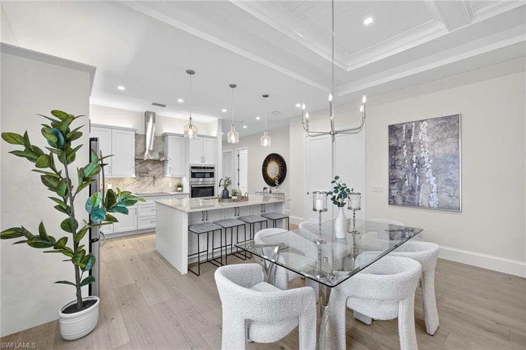 664 100th Ave N, Naples, FL 34108-13