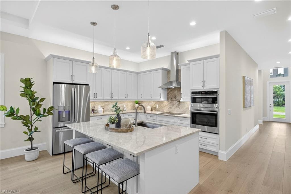 664 100th Ave N, Naples, FL 34108-14