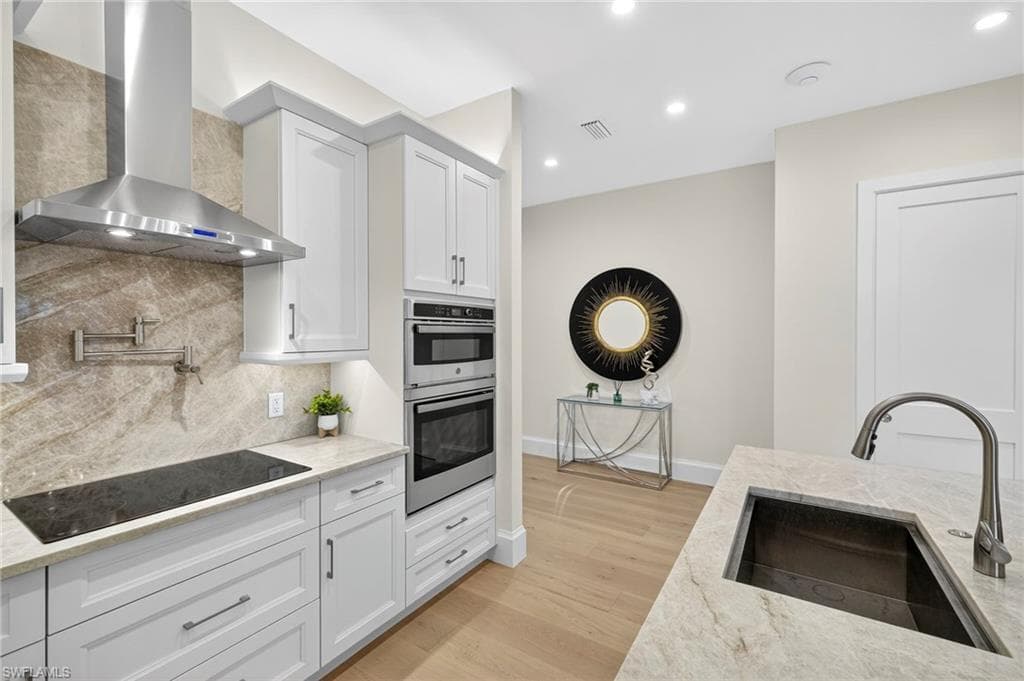 664 100th Ave N, Naples, FL 34108-15