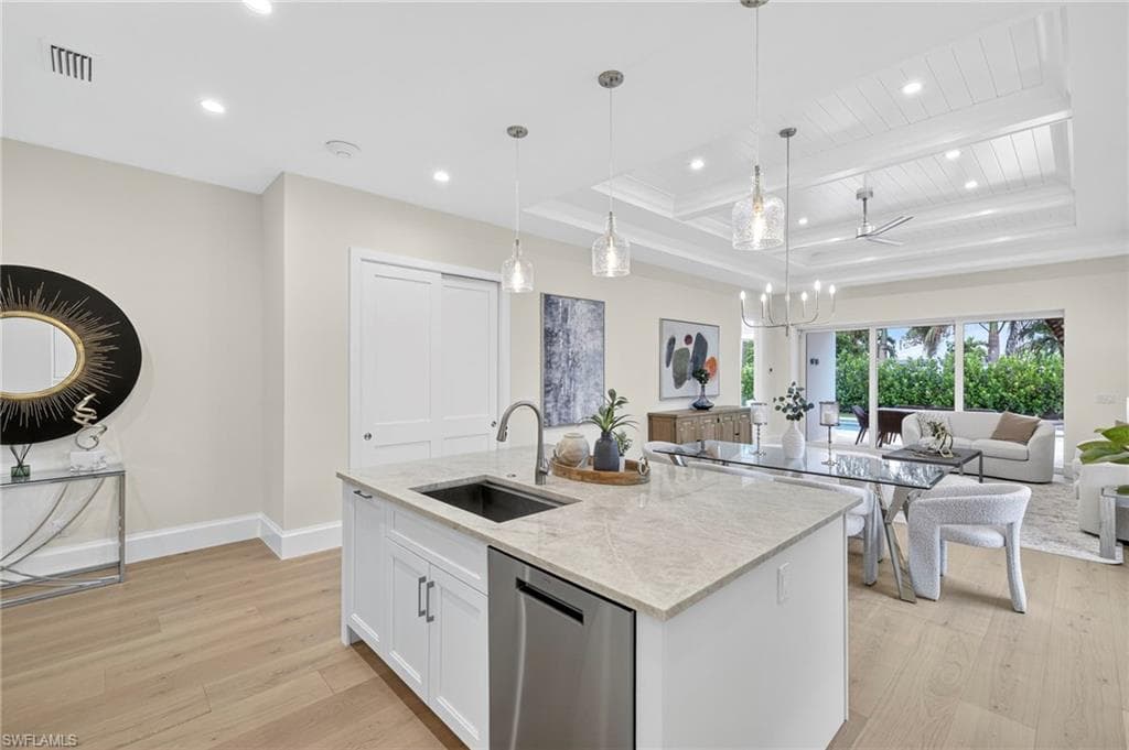 664 100th Ave N, Naples, FL 34108-18