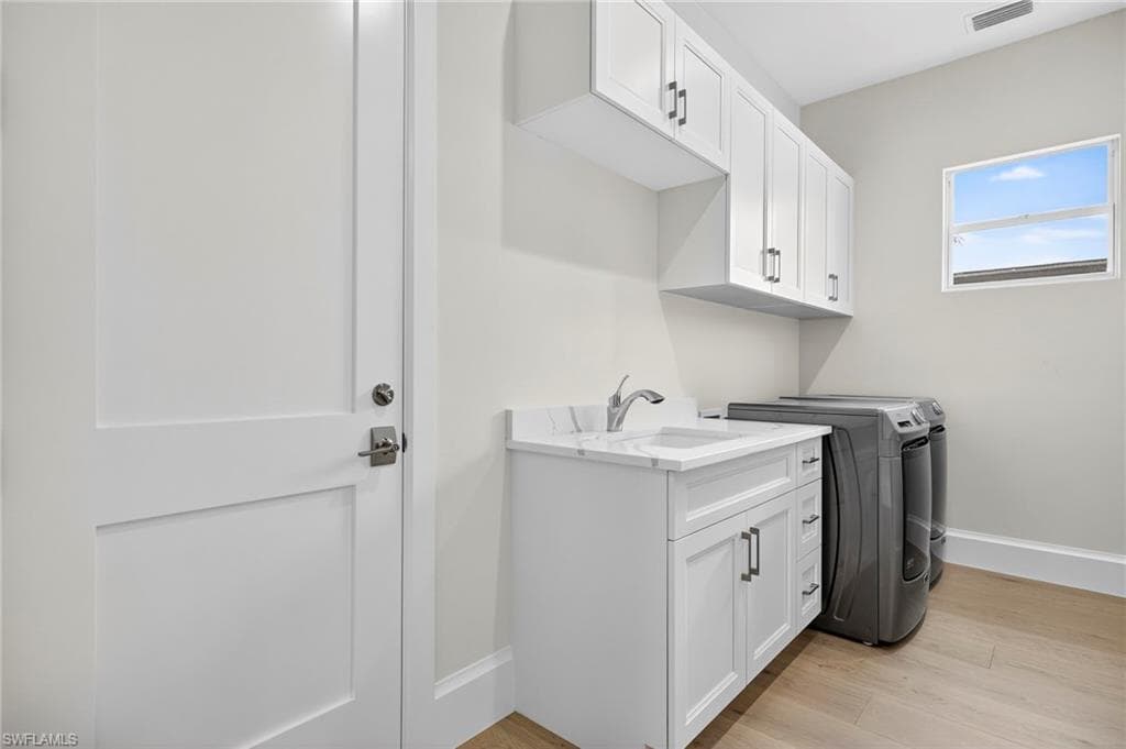 664 100th Ave N, Naples, FL 34108-33