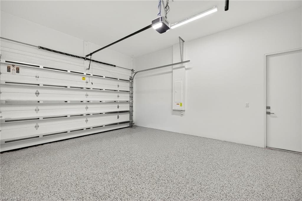 664 100th Ave N, Naples, FL 34108-34