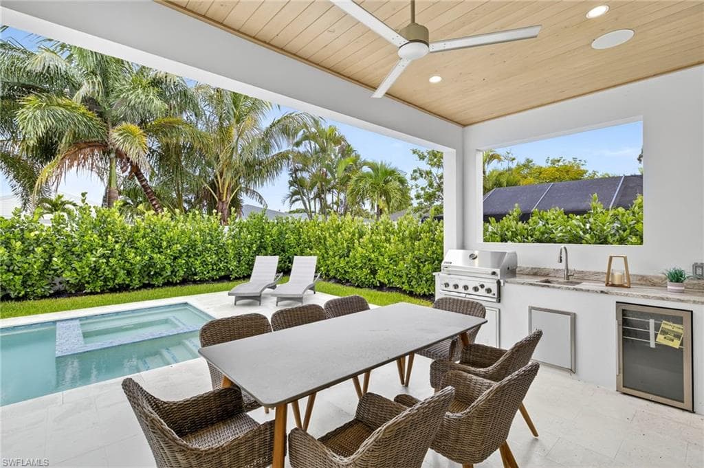 664 100th Ave N, Naples, FL 34108-35