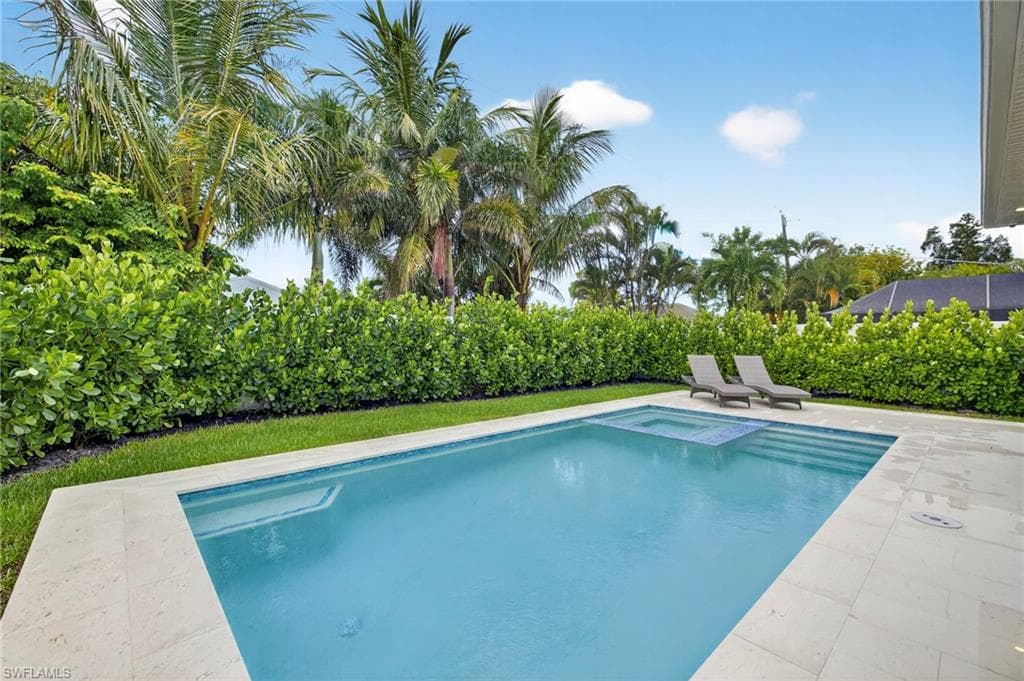 664 100th Ave N, Naples, FL 34108-37