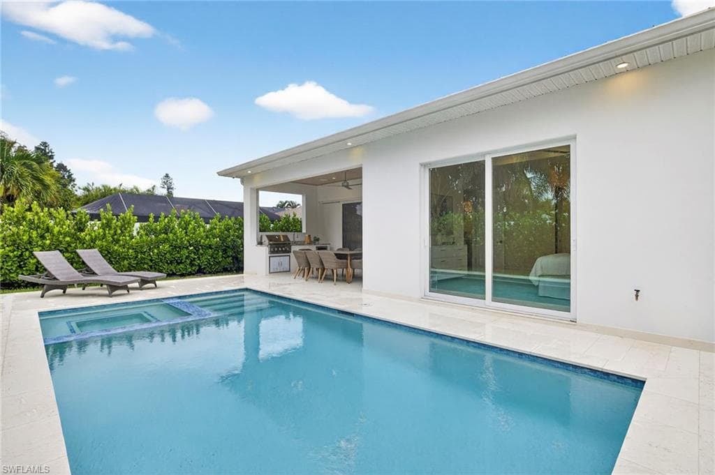 664 100th Ave N, Naples, FL 34108-38