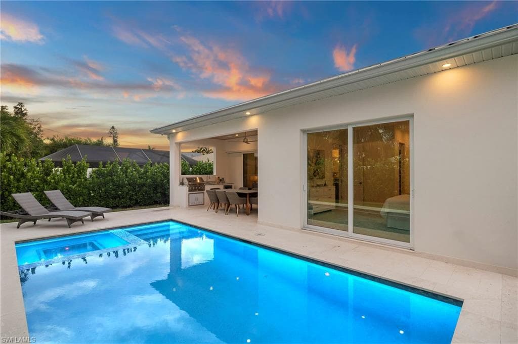 664 100th Ave N, Naples, FL 34108-4