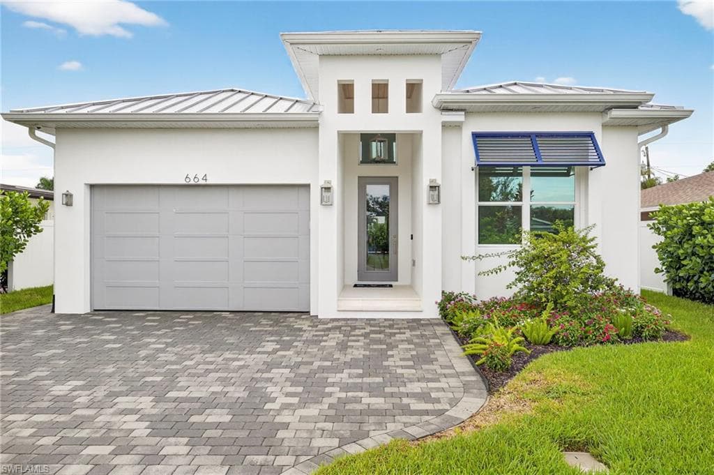 664 100th Ave N, Naples, FL 34108-7