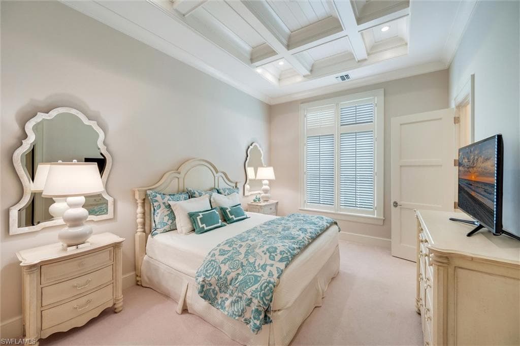 2250 Crayton Rd, Naples, FL 34103-33