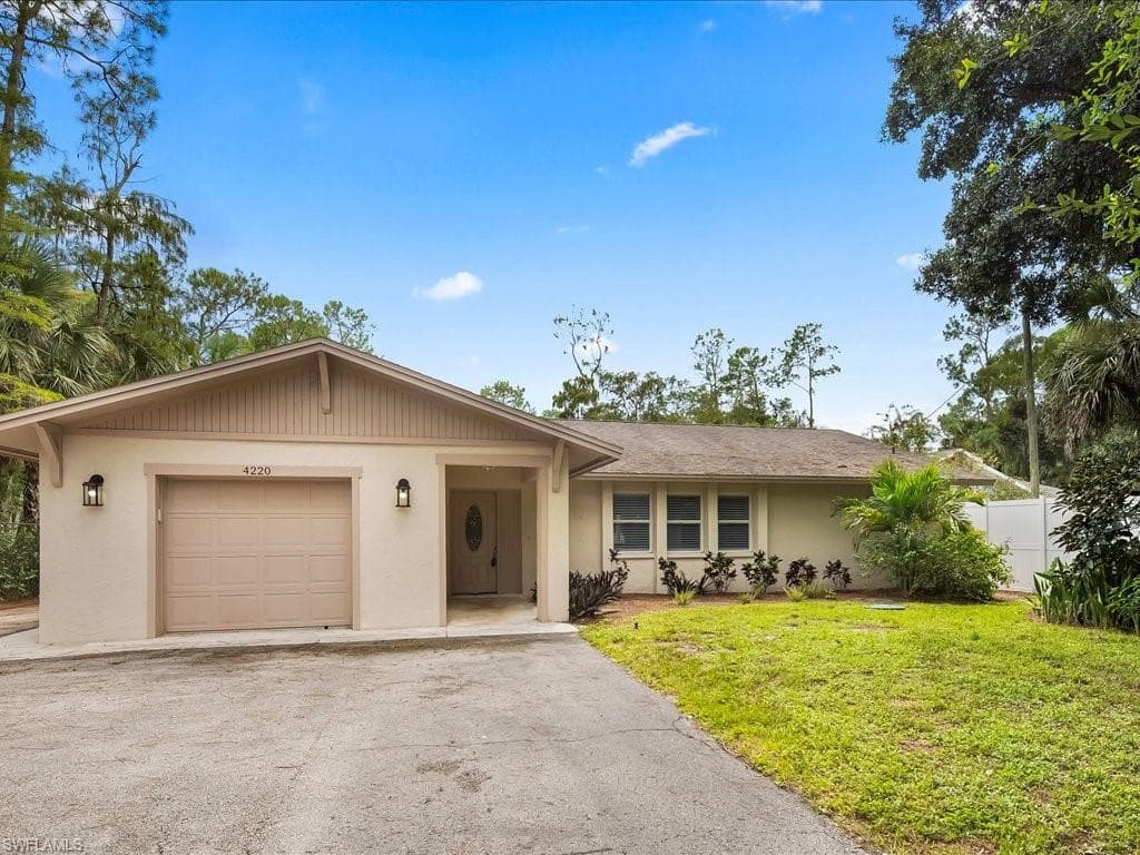 4220 11th Ave SW, Naples, FL 34116-1