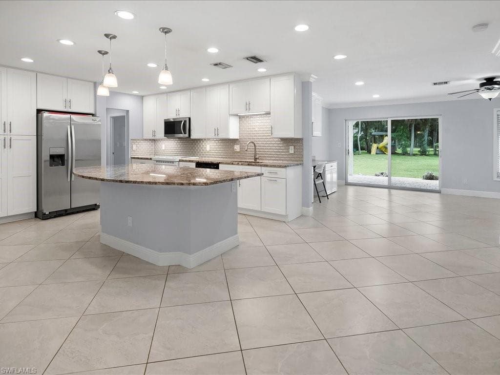 4220 11th Ave SW, Naples, FL 34116-3