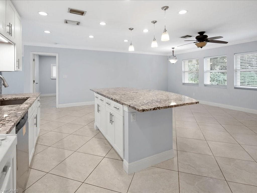 4220 11th Ave SW, Naples, FL 34116-5