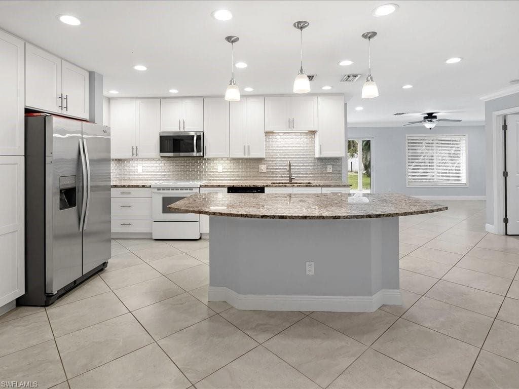 4220 11th Ave SW, Naples, FL 34116-6