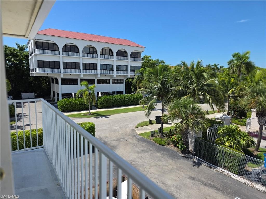 1100 8th Ave S 305a, Naples, FL 34102-20