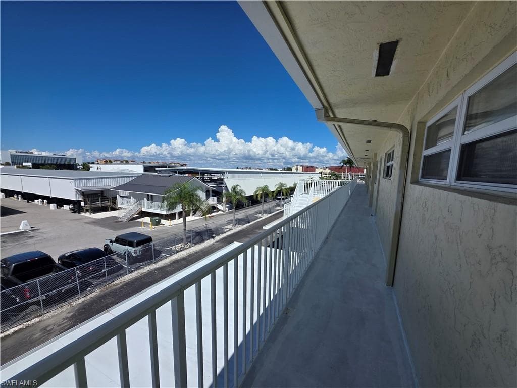1100 8th Ave S 305a, Naples, FL 34102-7